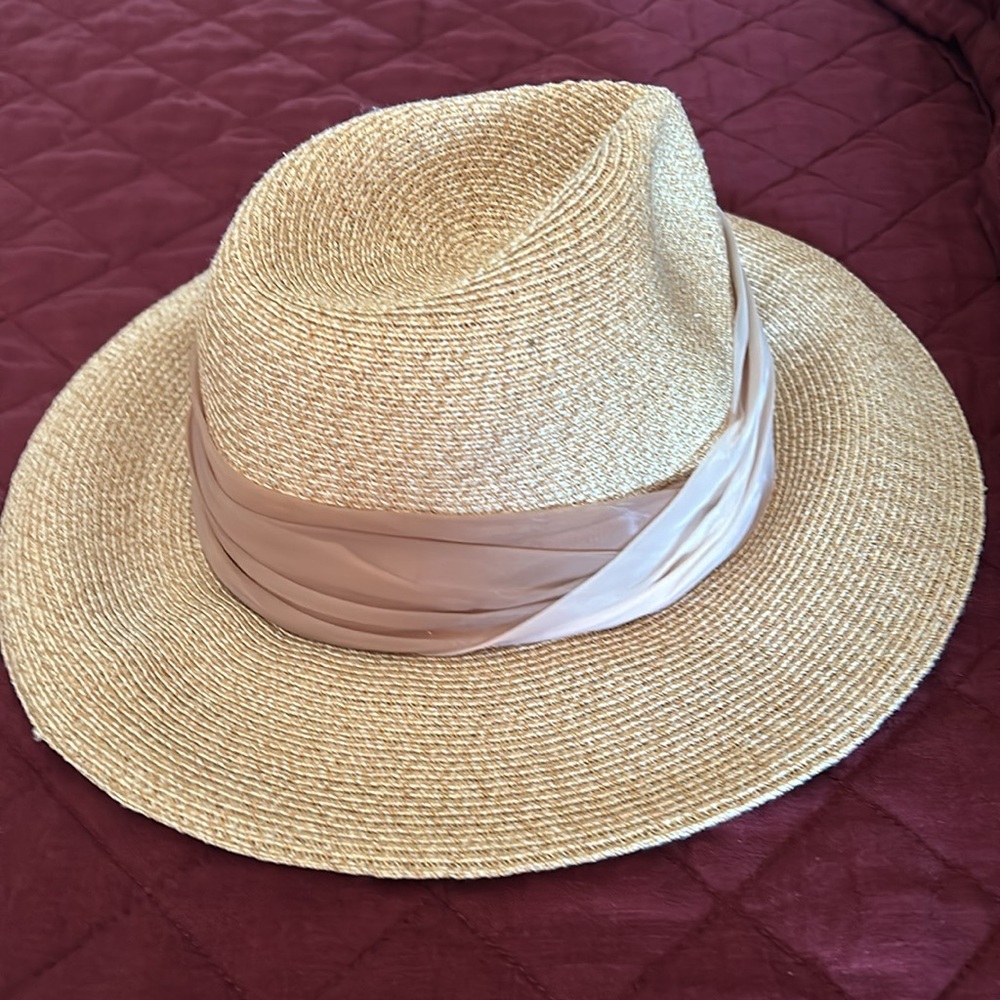 Eugenia Kim like new straw hat adjustable for head size - Picture 9 of 13